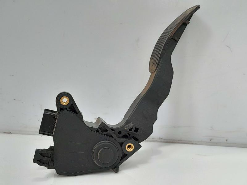 2013 - 2019 Nissan Versa Accelerator Pedal Assembly OEM 18002-4DA0B