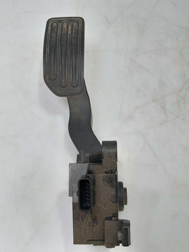 2013 - 2019 Nissan Versa Accelerator Pedal Assembly OEM 18002-4DA0B