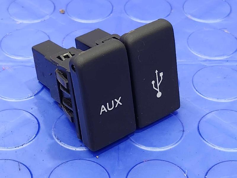 2013-2022 Acura ILX AUX Audio Jack Plug Genuine OEM 39112-TA0-003