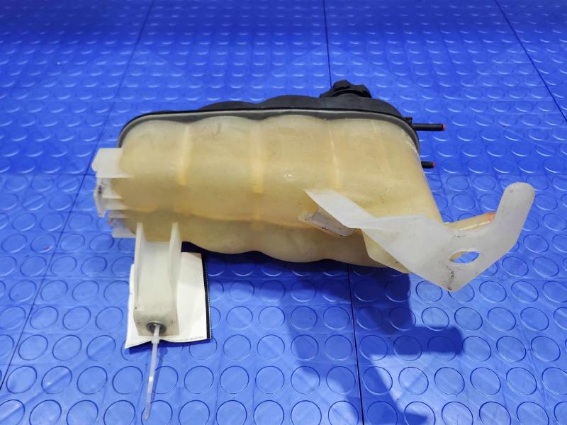 2014 Chevrolet Silverado 1500 Coolant Recovery Bottle