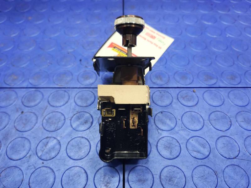 1984 Oldsmobile Ninety-Eight Headlight Switch (Dash Mtd)