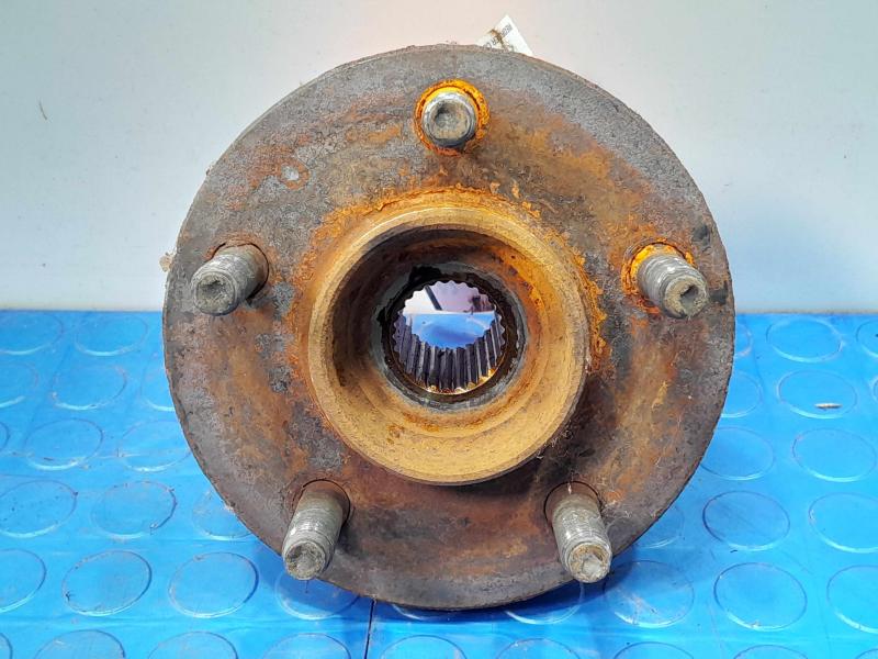 2005 Ford Explorer Hub