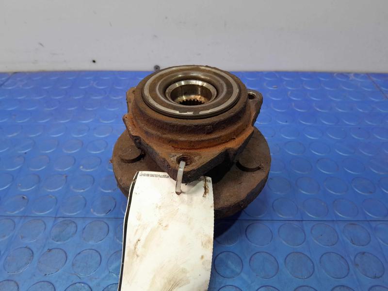 2005 Ford Explorer Hub