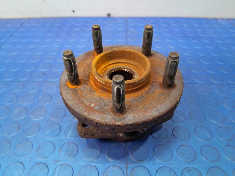2005 Ford Explorer Hub
