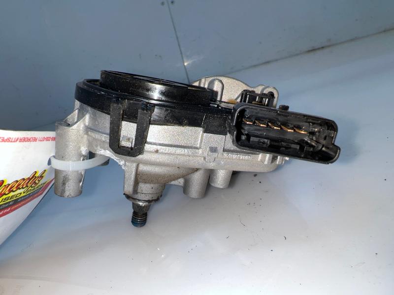 2018 - 2020 Hyundai Elantra Windshield Wiper Motor OEM 98110F2000