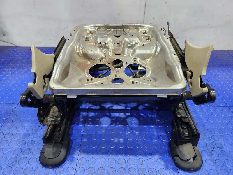 2015 Jeep Grand Cherokee Seat Track