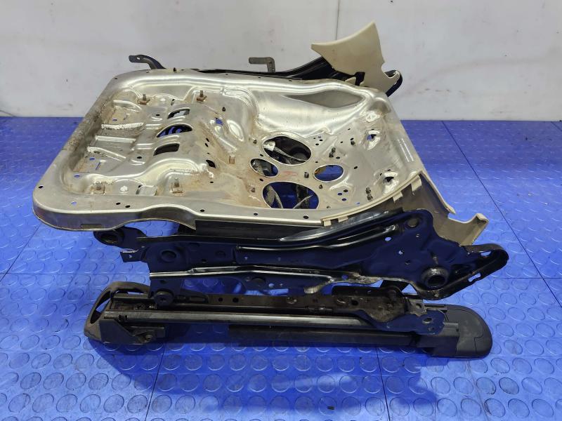 2015 Jeep Grand Cherokee Seat Track