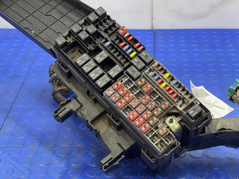 2011 Ford Explorer Engine Fuse Box