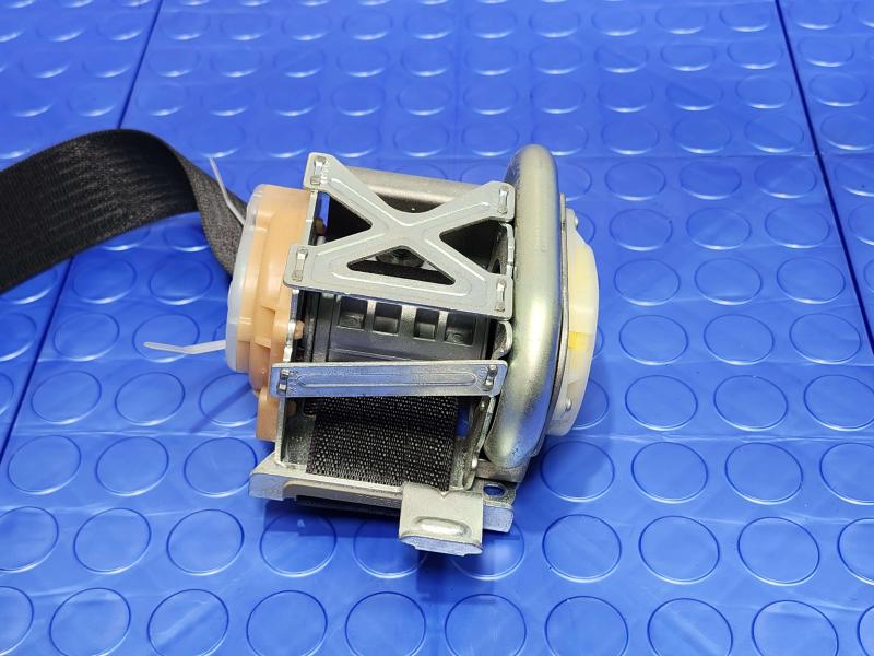 2014 Ford Mustang Front Seat Belt