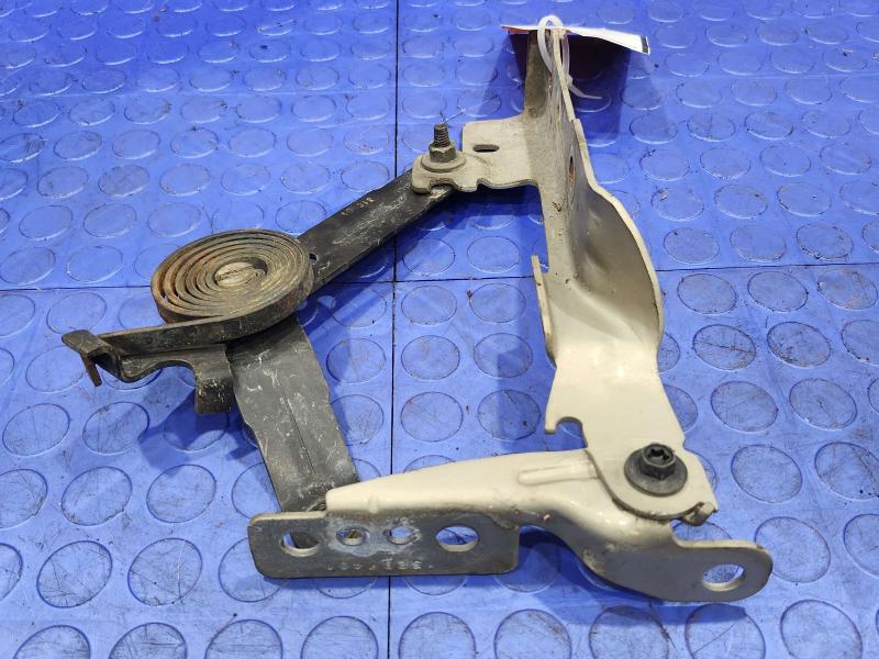 2010 Chevrolet Tahoe Hood Hinge