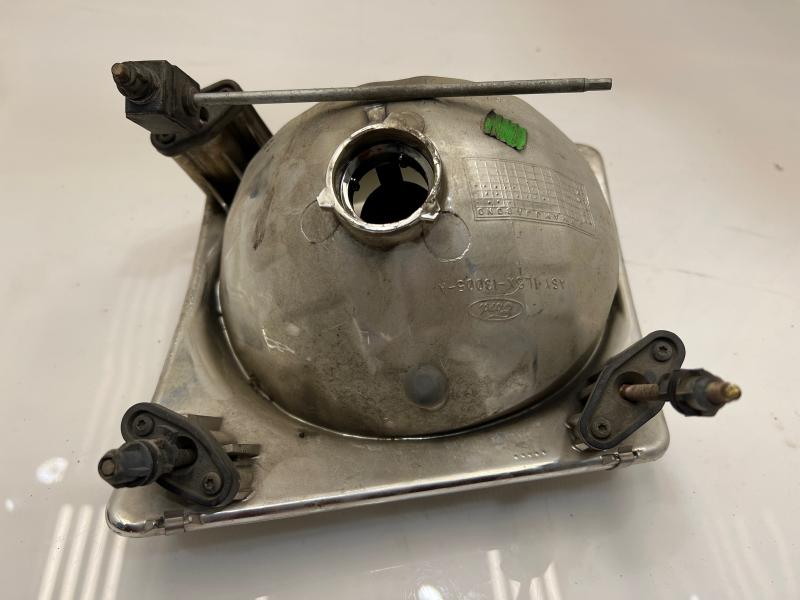 2002 Ford Explorer Headlamp Assembly