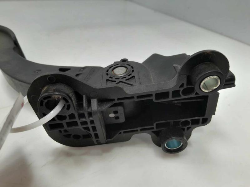 2009 - 2020 Dodge Journey Accelerator Pedal Assembly OEM 04891585AD