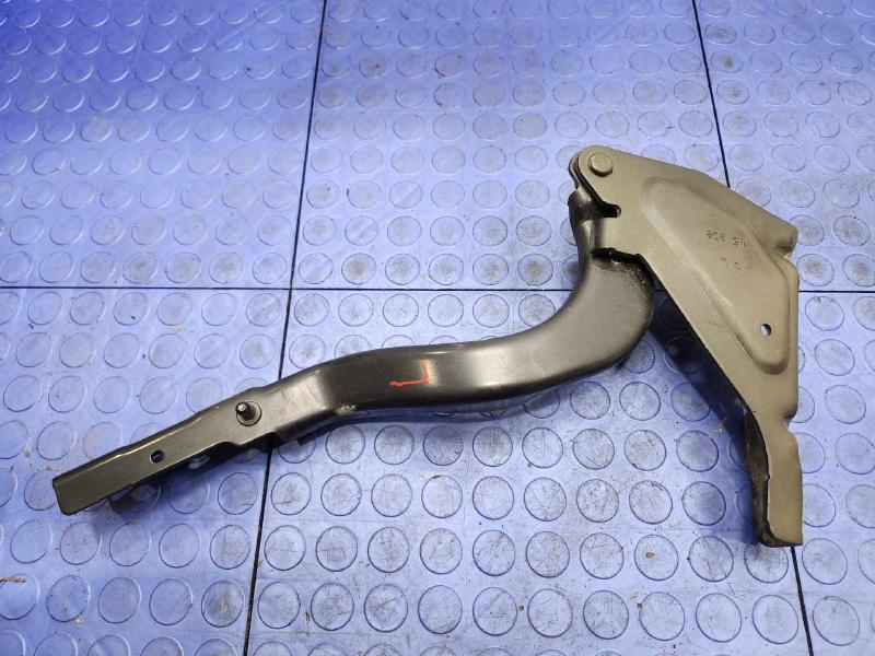 2016 Jeep Cherokee Hood Hinge