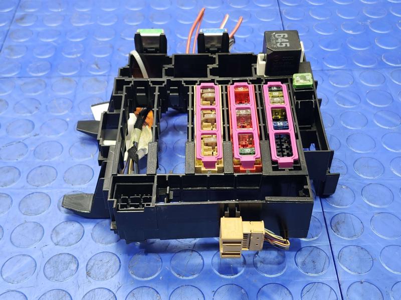 2017-2025 Audi Q7 OEM Cabin Fuse Box Relay Junction Block Genuine