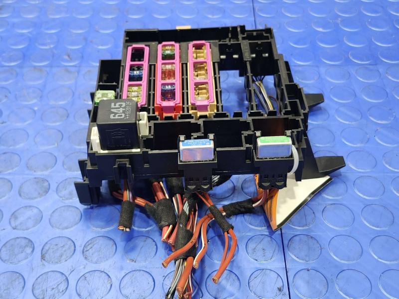 2017-2025 Audi Q7 OEM Cabin Fuse Box Relay Junction Block Genuine