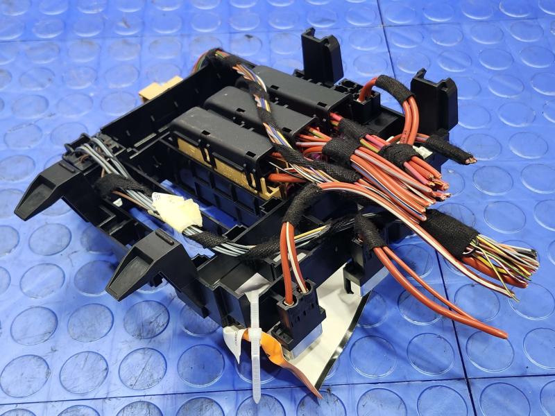 2017-2025 Audi Q7 OEM Cabin Fuse Box Relay Junction Block Genuine