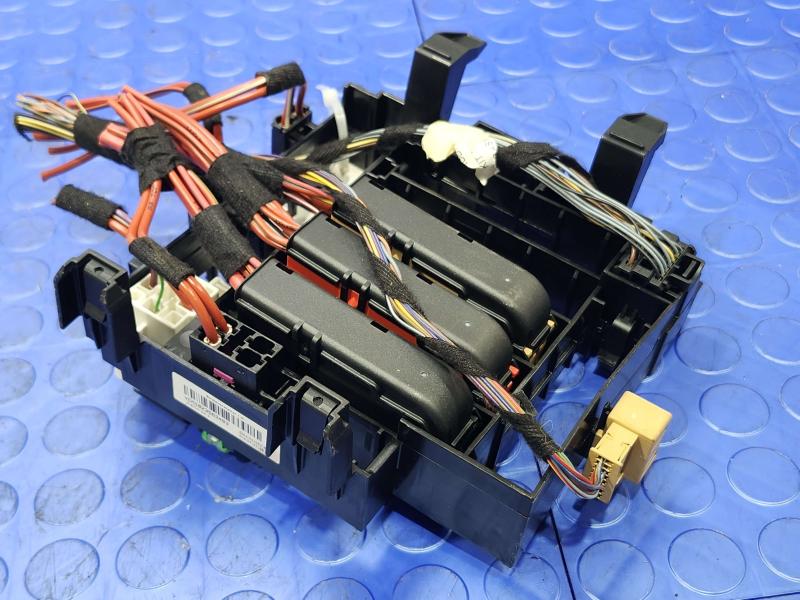 2017-2025 Audi Q7 OEM Cabin Fuse Box Relay Junction Block Genuine