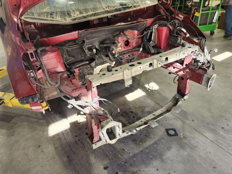 2014 Nissan Versa Radiator Support