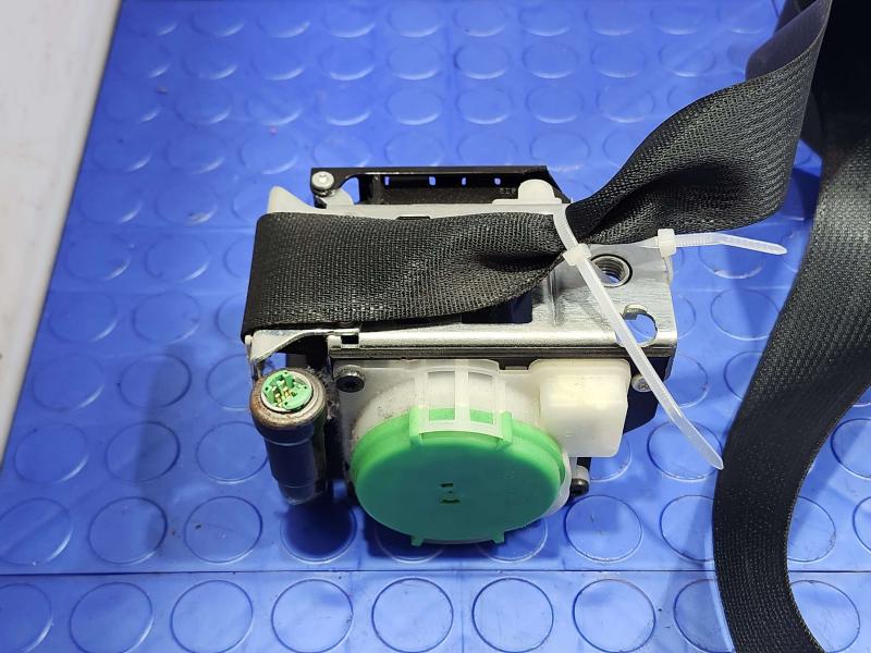2016 Nissan Rogue Front Seat Belt