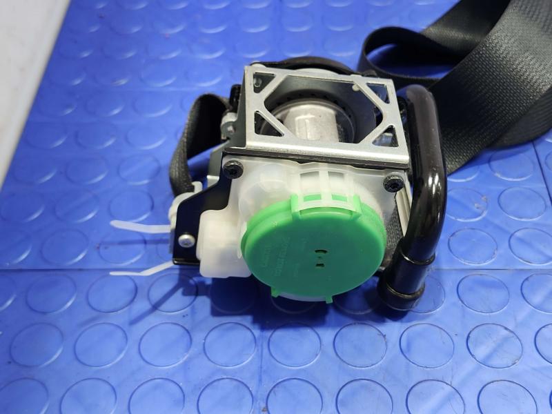 2016 Nissan Rogue Front Seat Belt