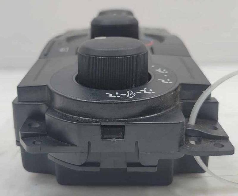 2005 2006 Jeep Grand Cherokee Manual Temperature Climate Controls OEM 55111009AJ