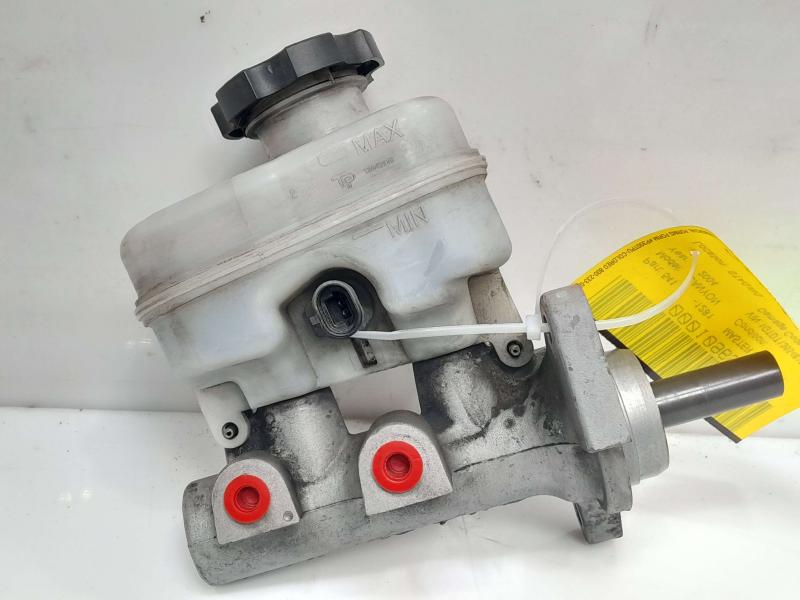 2004 GMC Canyon Master Cylinder