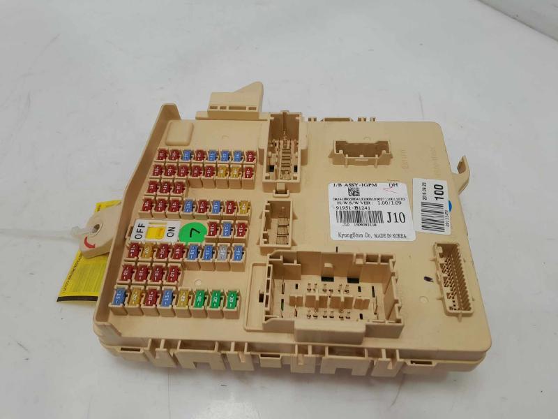 2016 Genesis Genesis Cabin Fuse Box