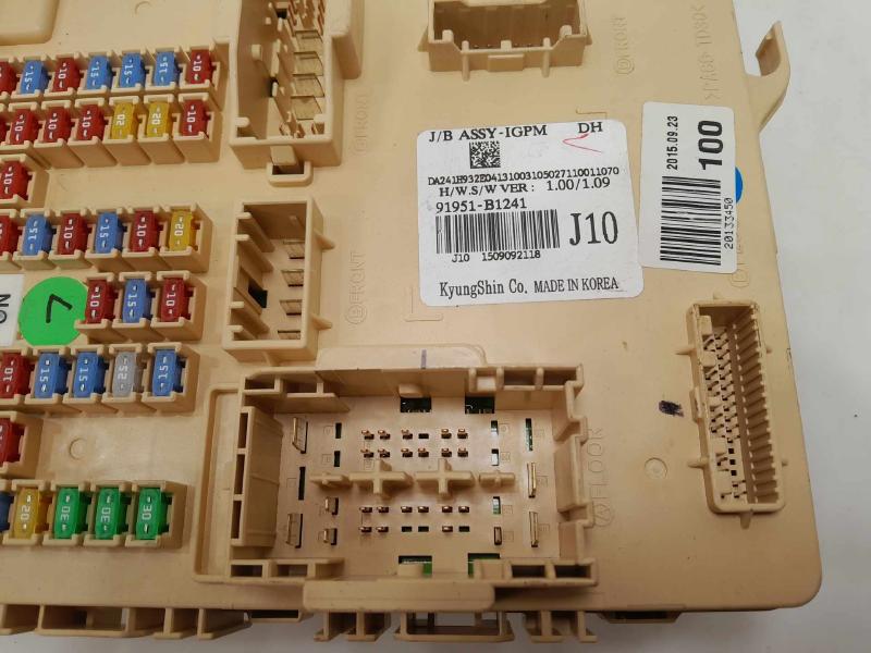 2016 Genesis Genesis Cabin Fuse Box