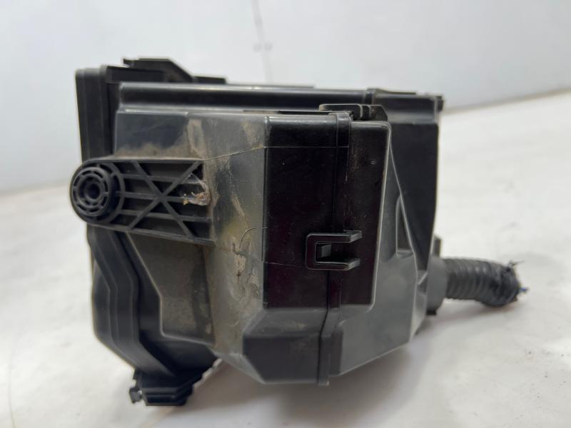 2014 Nissan Versa Engine Fuse Box