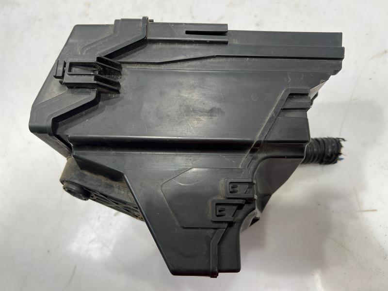 2014 Nissan Versa Engine Fuse Box