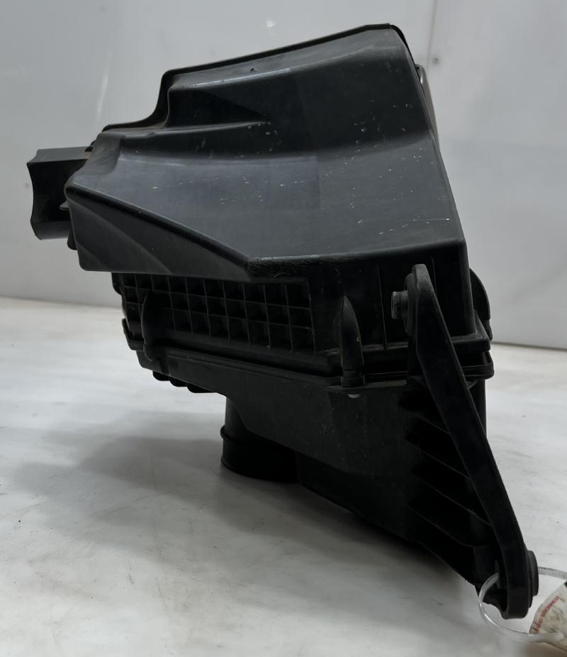 2007 BMW 328i Air Cleaner