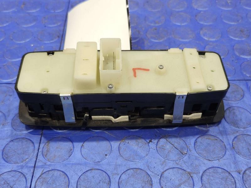 2015 Jeep Grand Cherokee Door Switch Front