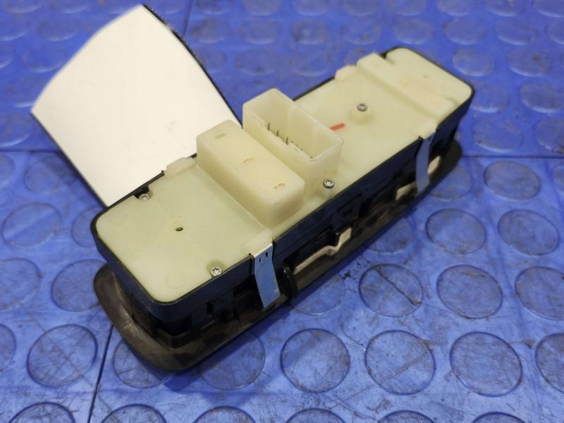 2015 Jeep Grand Cherokee Door Switch Front