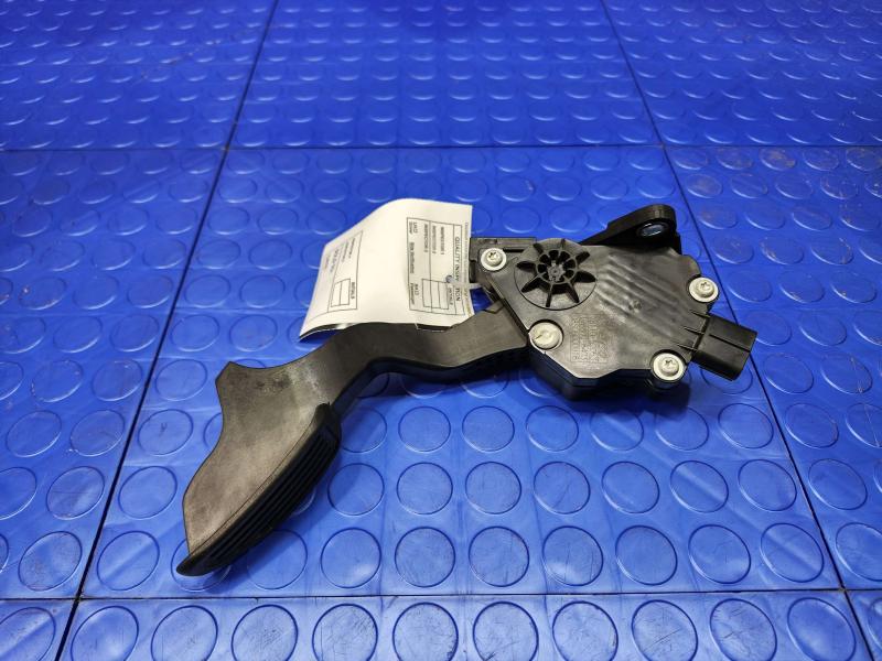 2015 Toyota Prius Pedal Assembly