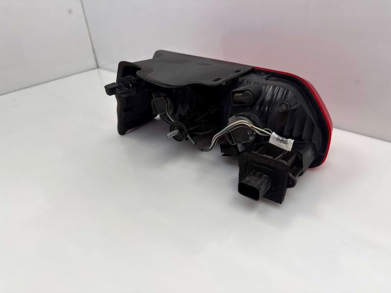 2010 Dodge Challenger Tail Light Assembly