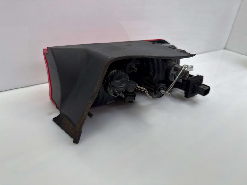 2010 Dodge Challenger Tail Light Assembly