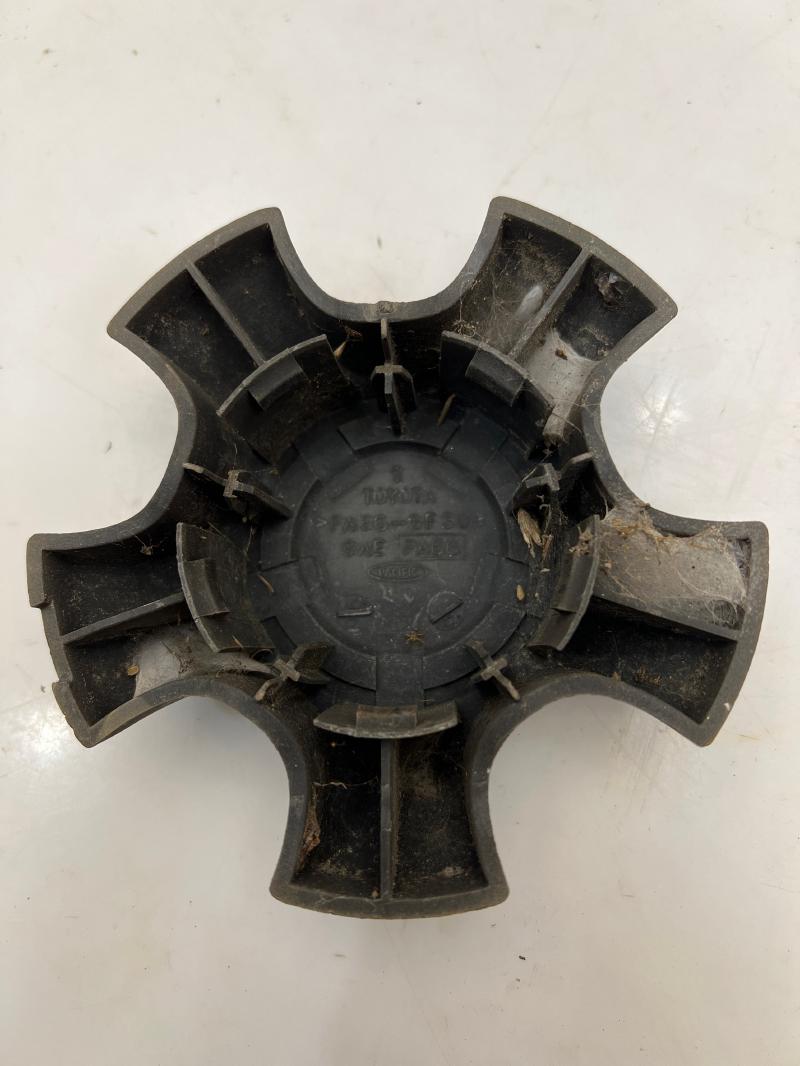 1997 Toyota RAV4 Center Cap