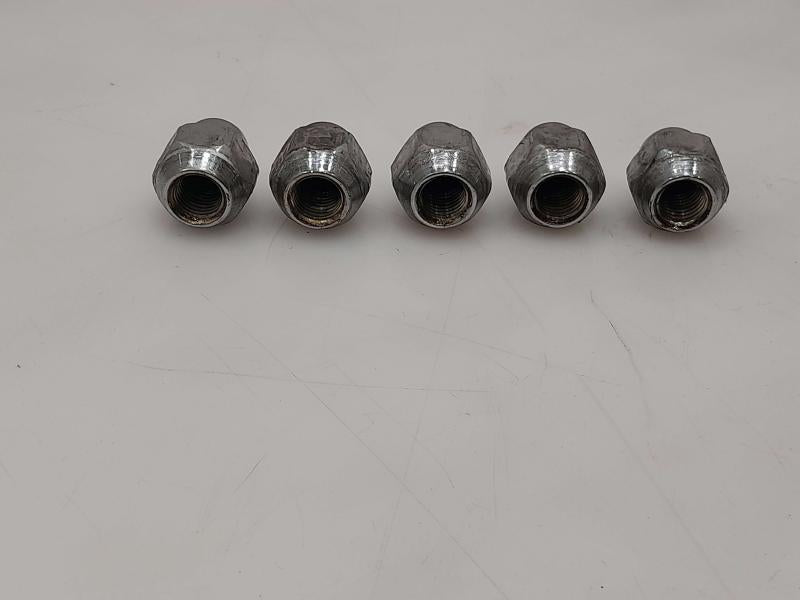 2018 Hyundai Elantra Lug Nuts