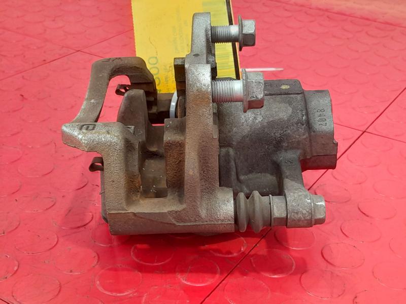 2018 Toyota Highlander Caliper