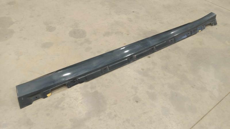 2012 Mercedes R-Class Rocker Moulding