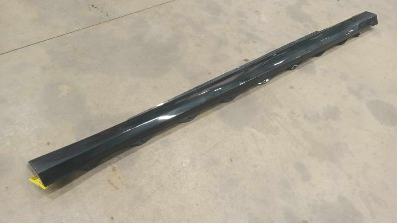 2012 Mercedes R-Class Rocker Moulding