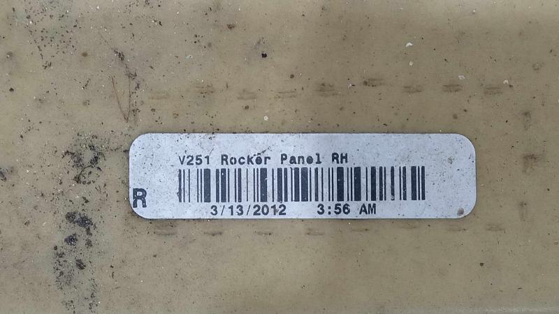 2012 Mercedes R-Class Rocker Moulding