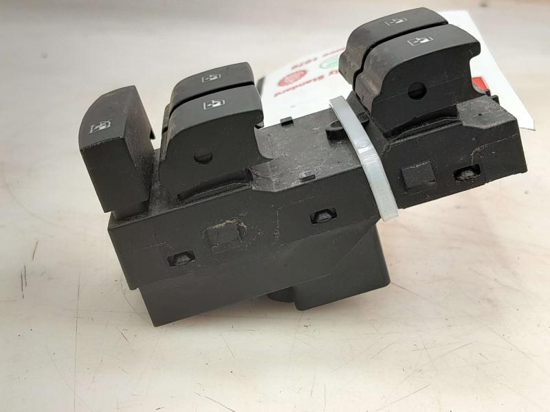 2014 Chevrolet Equinox Door Switch Front