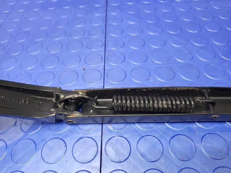 2021 Chrysler Voyager Wiper Arm