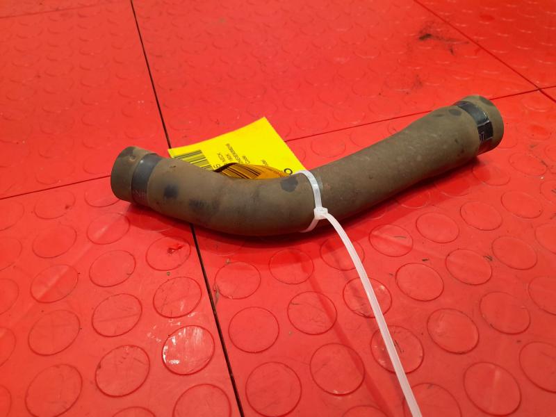 2014 Infiniti QX80 Fuel Filler Neck