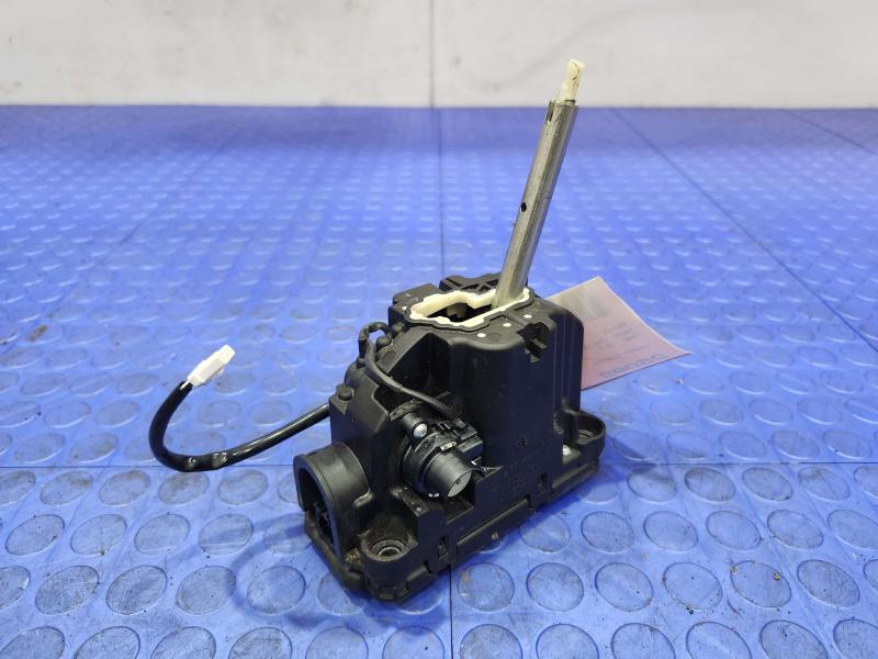 2016 Dodge Challenger Automatic Gear Shifter Assembly Genuine OEM 68205233AI