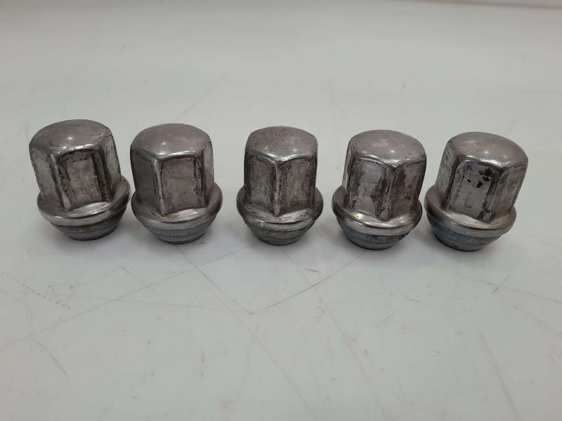 2018 Chevrolet Impala Lug Nuts