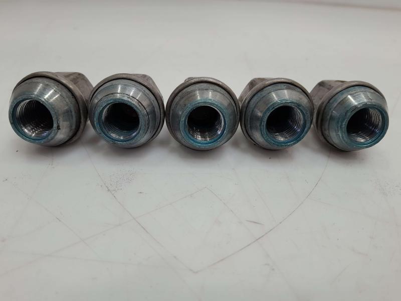 2018 Chevrolet Impala Lug Nuts