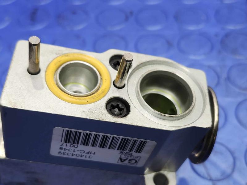 2017-2020 Volvo S90 V90 R1234YF AC Air Conditioning Evaporator Pipe OEM 31694268