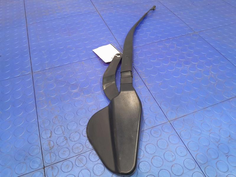 2011 Toyota Prius Wiper Arm
